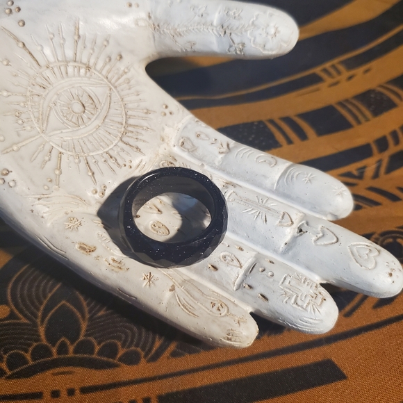 *RARE FIND* NWOT STUNNING Solid Blue Goldstone ring with carved design size 9 - Picture 5 of 5